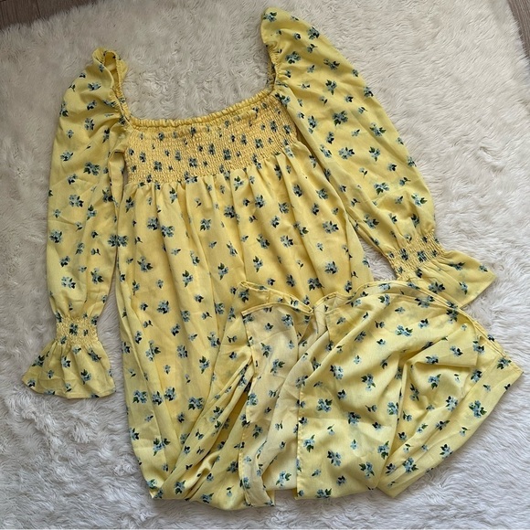 WeWoreWhat Dress Smocked Maxi Off Shoulder Watercolor Ditsy Yellow S NWT New - Picture 3 of 12
